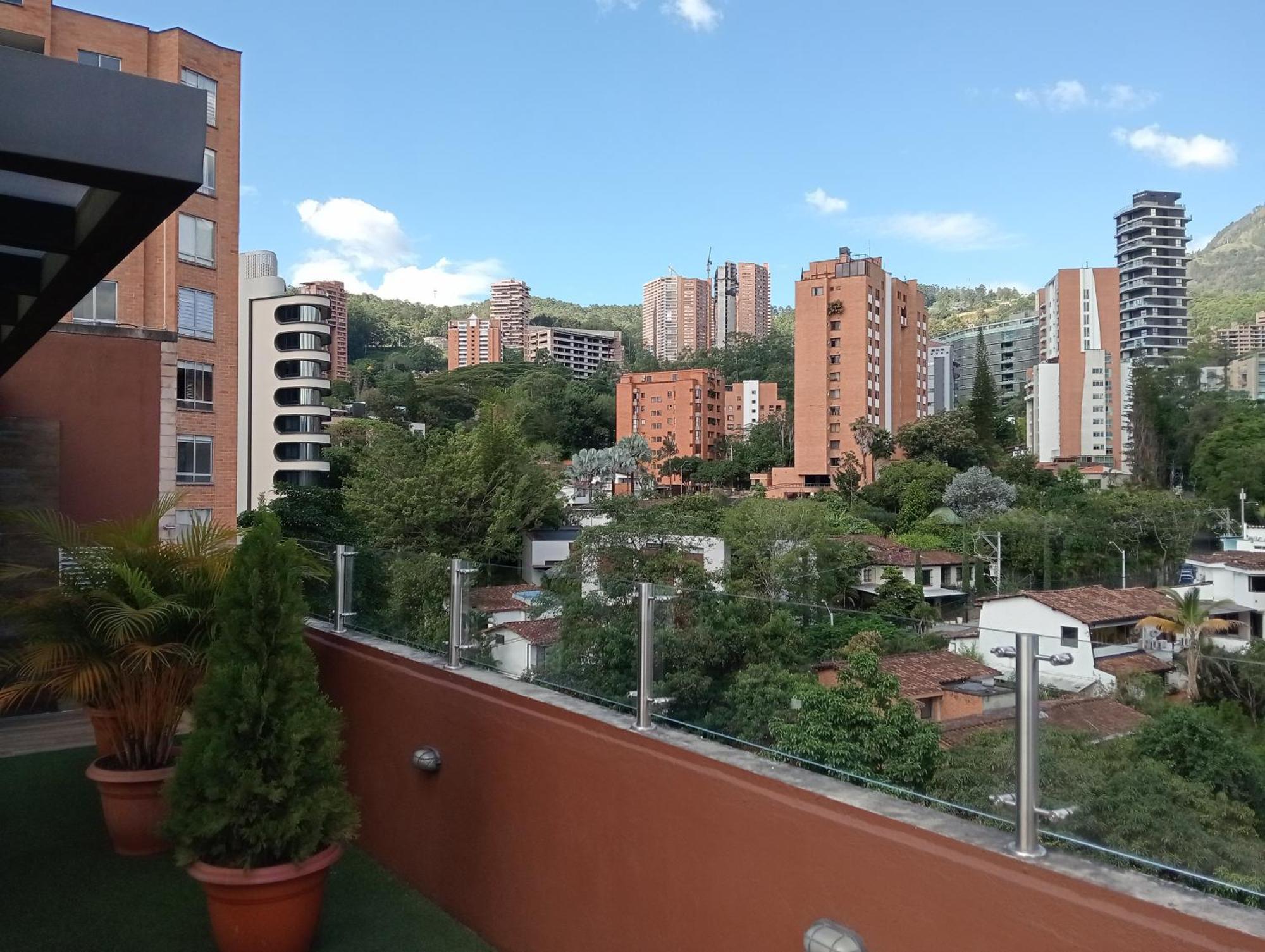 Lomas 10 By Dico Medellín