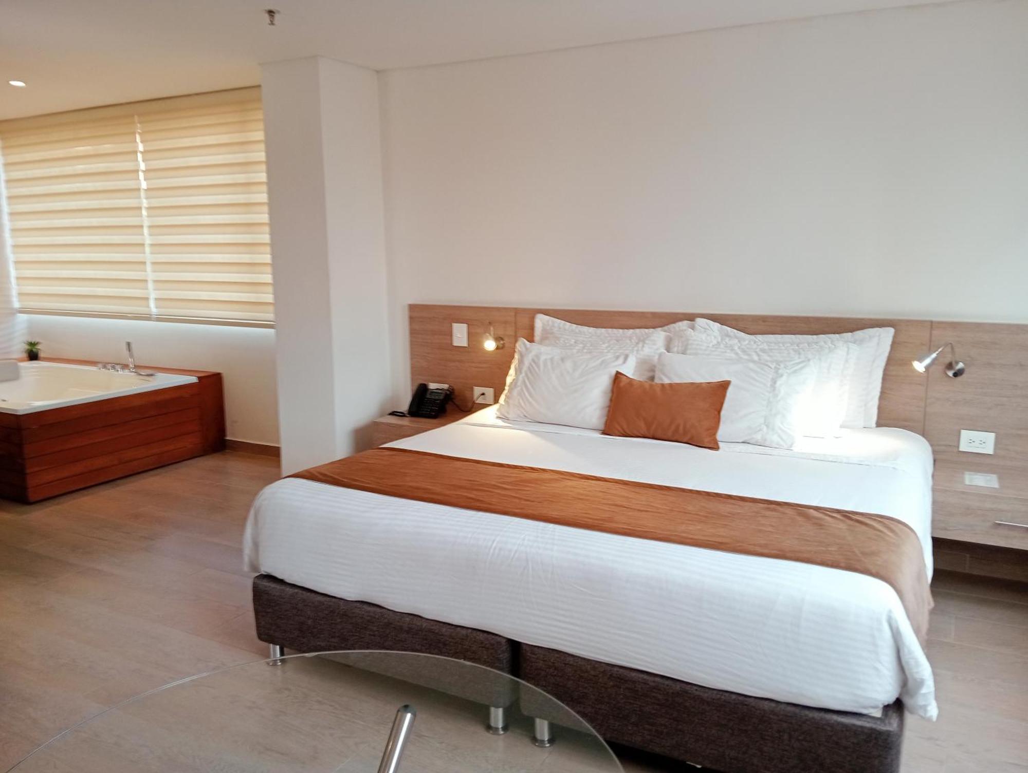 Lomas 10 Hotel
